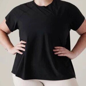 ATHLETA Ultimate Train Tee in Black. BRAND NEW